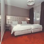 Hotel By Vimahotels
