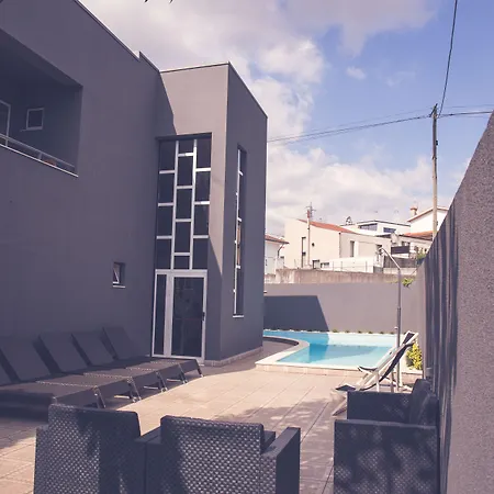 By Vimahotels Szálloda Guimarães