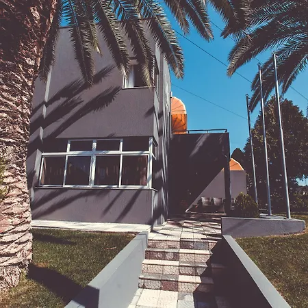 By Vimahotels Szálloda Guimarães