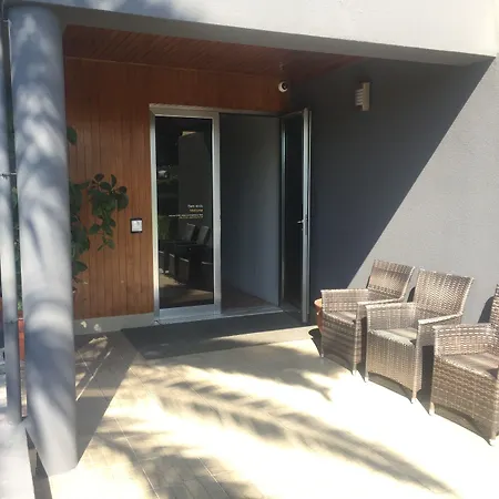 Szálloda By Vimahotels 2*