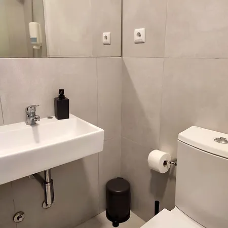 Szálloda By Vimahotels 2*