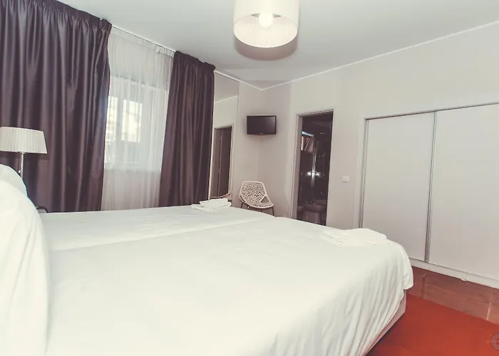 Szálloda By Vimahotels 2*