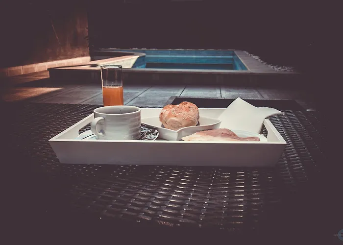 Szálloda By Vimahotels 2*