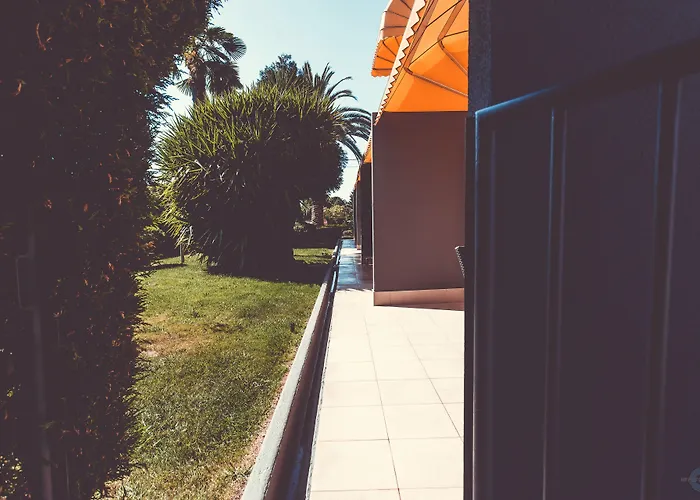 By Vimahotels Hotell